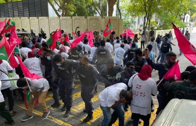 ހަމަނުޖެހުމާއި އަނިޔާއިން މުޒާހަރާ ނިމުނު އިރު ފާޑުކިޔުން