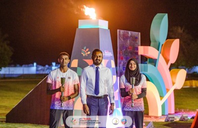 އަމިއްލަ ރަށުގައި އަހްނާ އާއި ކުޑަ ރިޒާ އަށް ޝަރަފެއް