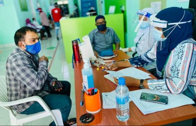 އައްޑޫގައި 1،300 އަށް ވުރެ ގިނަ މީހުން ވެކްސިން ޖަހައިފި