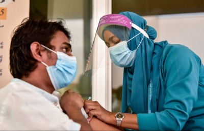 ބައި ލައްކަ މީހުން ވެކްސިންގެ ފުރަތަމަ ޑޯޒް ޖަހައިފި