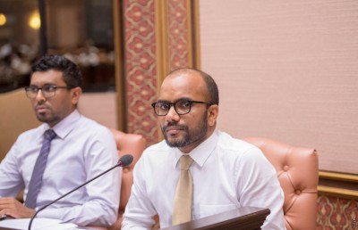 ފިނޭންސް މިނިސްޓަރު އެދިވަޑައިގަތީ މިވަގުތު މިނިމަމް ވޭޖް ކަނޑަނޭޅުމަށް