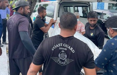 މަރުވެފައި އޮއްވައި ފެނުނީ ރަސްފަންނާ ދިމާލު މޫދަށް ފުންމާލި މީހެއް