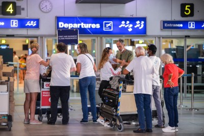 މައި ގޭޓް ތައްޔާރު، އެކަމަކު ބޯޑަރު ހުޅުވުން އޮގަސްޓަށް ލަސްވަނީ!
