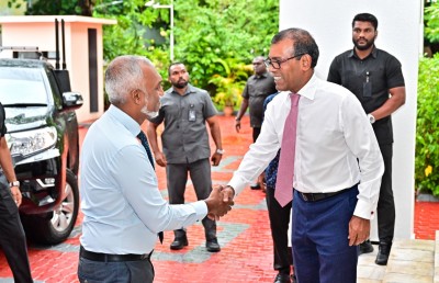 ނަޝީދުގެ މައްސަލަ އޮއްވައި، މުއިއްޒު ހުވާ ކުރައްވަން ގާނޫނީ ހުރަހަކަށް؟
