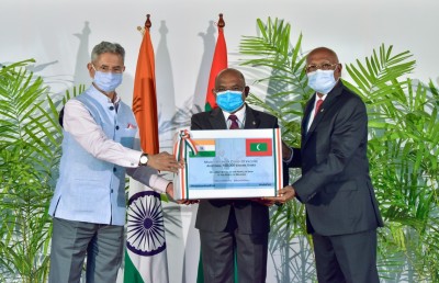 އިންޑިއާއިން ރާއްޖެއަށް ކޮވިޑް ވެކްސިންގެ އިތުރު 100،000 ޑޯޒް ހަދިޔާކޮށްފި