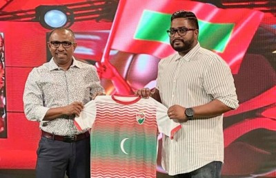 ދިވެހި ފުޓްބޯޅަ އަށް މިހާރު އެންމެ ރަނގަޅު ވާނީ އެފްއޭއެމް ސަސްޕެންޑް ކުރުން: އާޒިމް