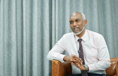 ސިޔާސީ ބޭނުމަށް ކުންފުނިތައް ނޮޅާލުން: ރިހޭ ފައިގައި ޖެހުން ކަހަލަ ކަމެއް!