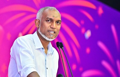 ހައިވޭގައި ހުރި ސޯލާޕެނަލްތައް ނަގައި ރަށަކަށް ބަދަލުކުރާނަން: މުއިއްޒު