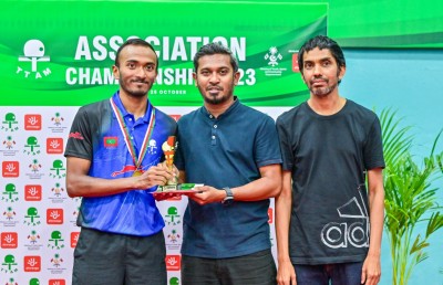 މުންސިފް ލީޑްގައި ވަނިކޮށް، ފަހަތުން އަރައި ޝައްފާން ތަށި ގެންގޮސްފި