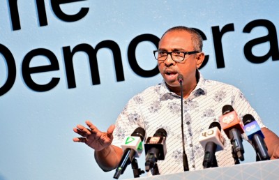 ނަޝީދު ވަކިކުރަން އުޅެގެން އެމްޑީޕީ އަނެއްކާވެސް ވާނީ ބަލި: އާޒިމް