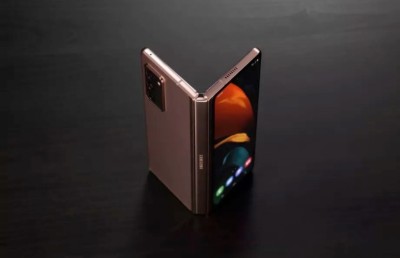 ސެމްސަންގުގެ ފަތްޖެހި ފޯނު 100 ދުވަހު ގެންގުޅެފައި ރައްދުކުރެވޭނެ