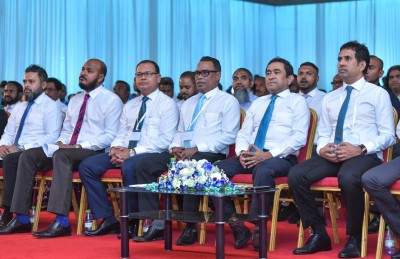 އިދިކޮޅު ލީޑަރަށް ގާނޫނީ ހައިސިއްޔަތު ދޭ ބިލެއް ހުށަހަޅަނީ