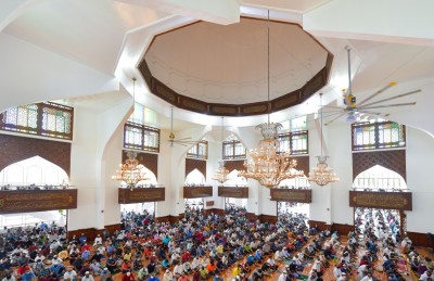 ޖަމާއަތުގެ ނަމާދު ހުއްޓައިލަން އިލްމުވެރިން ދެކޮޅު