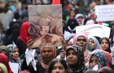 ފަލަސްތީނަށްޓަކައި އަންހެނުންގެ ތަފާތު ހިނގާލުމެއް ބާއްވައިފި