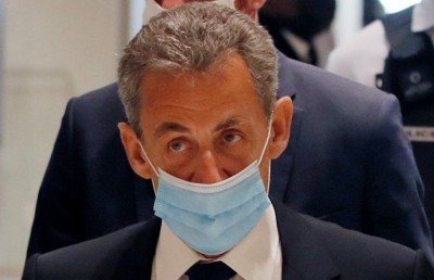 ކޮރަޕްޝަނުގެ ކުށުގައި ފްރާންސްގެ ކުރީގެ ރައީސް ޖަލަށް