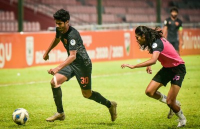 އީގަލްސް އިން ތިމްޕޫއާ ދެކޮޅަށް ކުޅޭ މެޗު މާލޭގައި