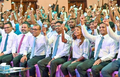 ޑިމޮކްރެޓްސްގެ މެންބަރުންގެ ބަދަލުގައި ޕާޓީން މަޖިލީހުގެ މައްސަލައަށް ވަންނަނީ