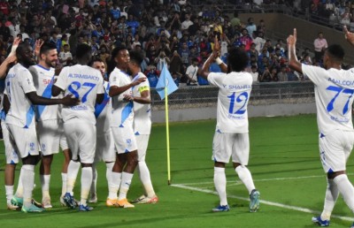 މުމްބާއީގެ 30،000 ސަޕޯޓަރުން ކުރިމަތީ ހިލާލަށް އުނދަގޫ މޮޅެއް