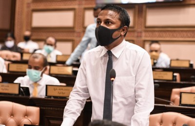 ފަނޑިޔާރެއްގެ ސުލޫކީ މައްސަލަ މަޖިލީހަށް ހުށަހަޅާކަށް ނުޖެހޭ: އުޝާމް