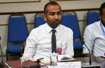 އޮކްސިޖަން ސިލިންޑަރު ގަތުމުގެ ޚިޔާނާތް: ހިއްސާދާރާ އެކު ޑީއެމްޑީގެ ދަތުރެއް ސިންގަޕޫރަށް!