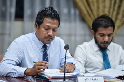 ތަމްރީނު ދީގެން ވަކީލުންނަށް ހުއްދަ ނުދެވޭނެ ކަމަށް ބުނެ ބާ ކައުންސިލުގެ ސިޓީއެއް މަޖިލީހަށް