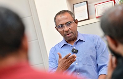 8 އަހަރު: ބައްސާމް ކިންގު ހައްދާފައި ކުލަބުތަކުން ނެށީ!