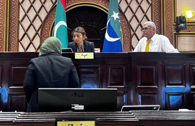 "އީވާ ރިޔާސަތުން ނުފައިބާތީ" ނަޝީދުގެ އިތުބާރު ނެތް މައްސަލަ ނުފެށުނު!