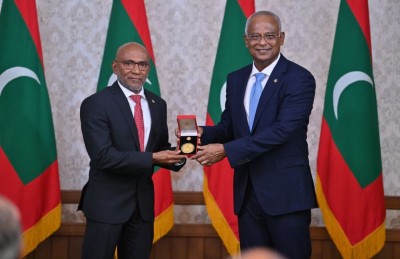 ހާރިޖީ ހިދުމަތުގެ އެންމެ މަތީ ޝަރަފް ހަލީލާއި ސީވީޑް ލަތީފަށް