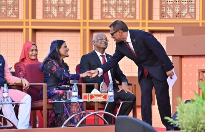 ޑރ. މުއިއްޒު ރައީސްކަމުގެ ހުވާކުރައްވައިފި