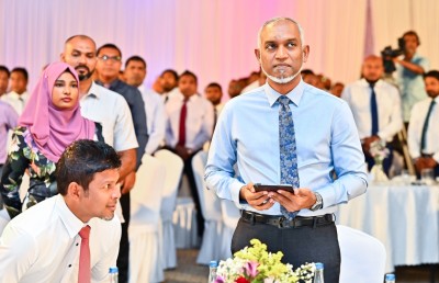 މުއިއްޒުގެ ފުރަތަމަ 14 ހަފުތާ: އެންމެ ކުރީގައި އިންޑިއާ ސިފައިން ބޭރުކުރުމާއި ޗާގޯސް މައްސަލަ އިސްތިއުނާފުކުރުން!