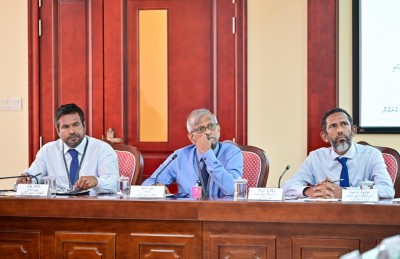 ޑޮލަރަށް ކުރާ ނޭދެވޭ އަސަރު ކުޑަކުރުމަށް އޯޕަން މާކެޓް އޮޕަރޭޝަން ފަށަން ޖެހިދާނެ: އެމްއެމްއޭ
