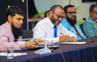 އައިޔޫއެމްގެ މަރުކަޒުތައް ދެ އަހަރު ތެރޭ މުޅި ރާއްޖޭގައި ގާއިމްކޮށް ކޯސްތައް ފެށޭނެ: ޝަހީމް