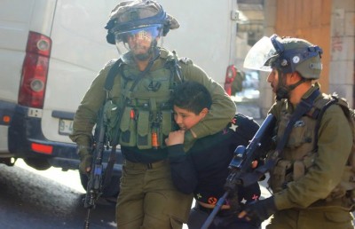 އިޒްރޭލުން ފަލަސްތީނުގެ 800 އަށް ވުރެ ގިނަ ކުދިން ހައްޔަރުކޮށްފި