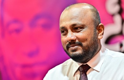 ތޮލާލް މަގާމުން އެކަހެރިވެ، ހީނާ އިސްތިއުފާ ދެއްވާފައިވާ ކަމަށް ޔާމީންގެ ކޮމިޓީން ހެދީ ދޮގު!