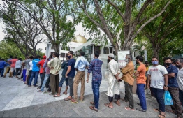 ވެކްސިން ސެންޓަރުތައް ނުހުޅުވަނީސް ބޮޑެތި ކިއޫތައް