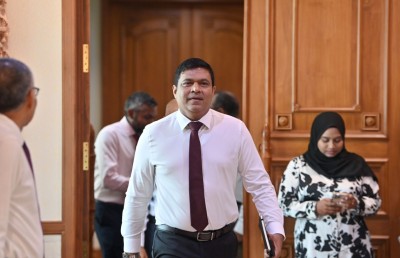 އަމީންއަށް ދެ މިލިއަން ރުފިޔާގެ ބަދަލެއްދީ، ވަޒީފާގެ މައްސަލަ ކޯޓުން ބޭރުގައި ނިންމައިފި