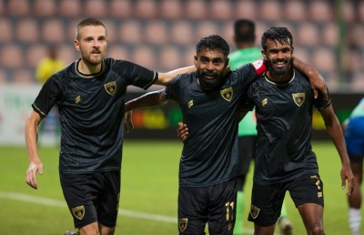 ކުޅުނު ހުރިހާ މެޗެއްގައި ރިޒޭ ލަނޑު ޖަހައި އީގަލްސް ލީގަށް ވާން ކޮށްފި