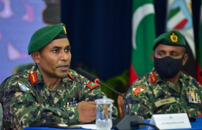 ރިޝްވަތުގެ ތުހުމަތާ އެކު ޖެނެރަލުންް ހިތްފަޅައިގެން!