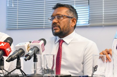 ދެކޮޅަށް ސޮއިކުރި މެމްބަރުންނަށް ނުބަލަން، މީ އަޅުގަނޑުގެ ފައިޓެއް ނޫން: ފައްޔާޒް