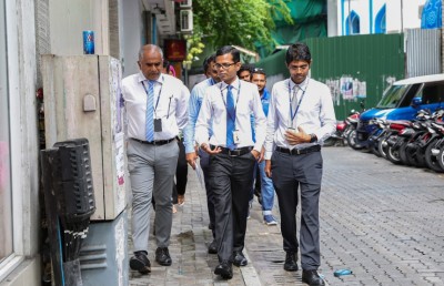ސްޓެލްކޯގެ އާ އެމްޑީ ފުރަތަމަ ދުވަހު ފެއްޓެވީ މާވެޔޮމަގަށް ދަތިވާ ޓްރާންސްފޯމަރު ނެގުމުގެ މަސައްކަތް