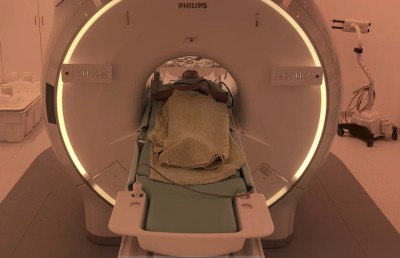 ކްލޮސްޓްރޮފޯބިއާ ހުންނަ މީހުންނަށް އެމްއާރުއައި ހަދަން ފަސޭހަ މެޝިނެއް ޓްރީ ޓޮޕަށް