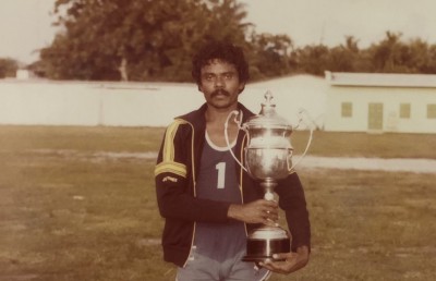 ބޮޑު އުއްމީދަކާ އެކު ރަނޭ ވޮލީގެ ރައީސަކަށް ކުރިމަތިލަނީ