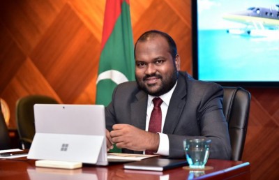 އަލީ ވަހީދު ހައްޔަރުކުރި މައްސަލާގައި އިނގިރޭސިވިލާތުން މައާފަށް އެދި، އޭނާއަށް ބަދަލު ދެނީ