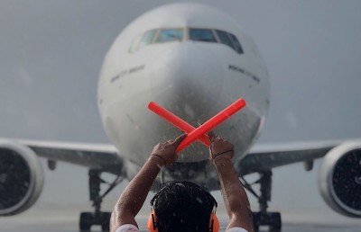 ކުއްޖާގެ މަންމަ ހިފެހެއްޓީ ފުރަން އެއާޕޯޓުގައި ހުއްޓާ