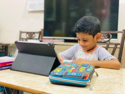 ވާޗުއަލް ކިޔެވުން: އާ ކަމެއް، މި ތަޖުރިބާ ކިހިނެއް؟