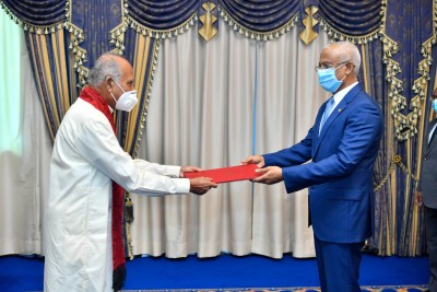 ސްރީލަންކާގެ އާ ސަފީރު ރައީސަށް ފަތްކޮޅު އަރުވައިފި