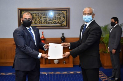 މައުސޫމް އަލުން ހުވާކުރައްވައިފި، ރުހުން ދިނުމުގެ މައްސަލަ ކޮމެޓީއަށް