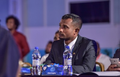 އެހެން ގައުމުތަކުން މިސާލުނަގައި ފުޓްބޯޅަ ފަށަން ޖެހޭ: ތޯރިގު