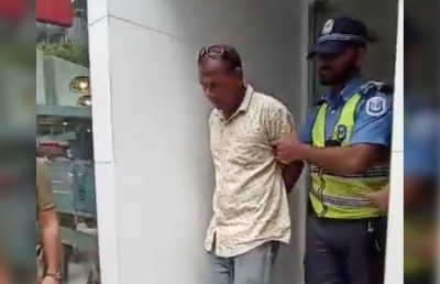 ބުޅަލެއްގެ ގަޔަށް ވަޅި ހަރައި މަރާލި މީހާ، އިތުރު ބުޅަލަކަށް ހަމަލަދޭން އުޅުނު