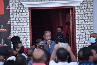 ކޮވިޑުގެ ހާލަތުގައި މުޒާހަރާއަށް ނުކުތުމުން ވަހީދުގެ އިނާޔަތްތައް ކަނޑާލުމަށް މެމްބަރުން ގޮވާލައިފި